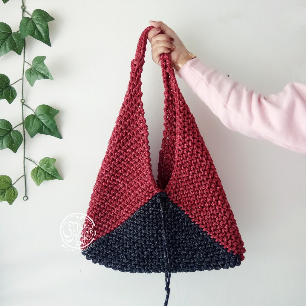 That Folded Bag knitted in T-shirt yarn — a free knitting pattern