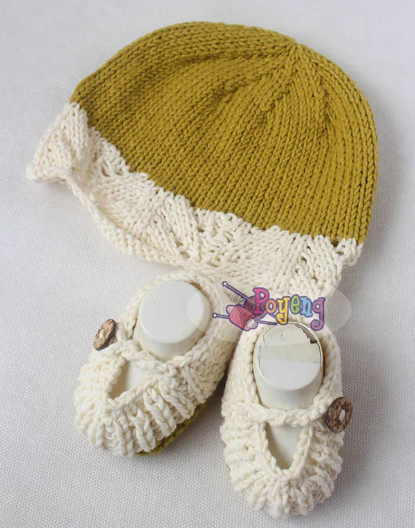 For Her Baby hat & booties set — detail