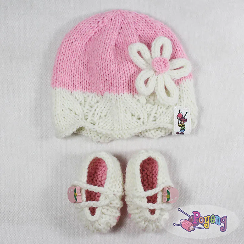 For Her Baby hat & booties set — detail