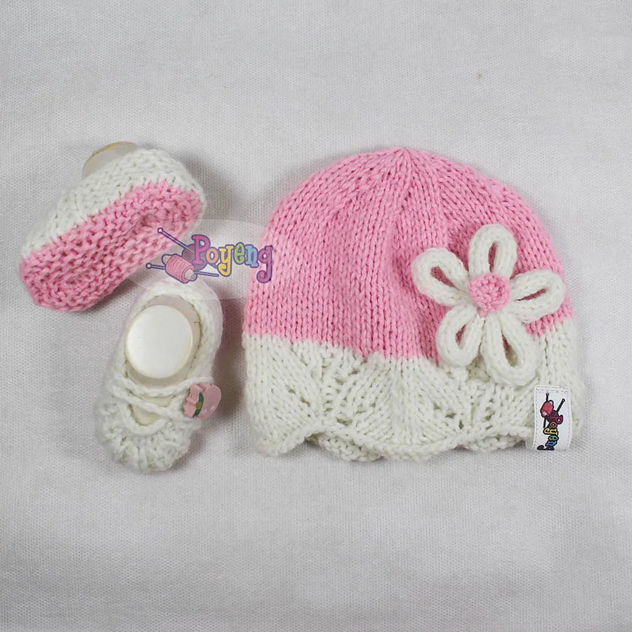 For Her Baby hat & booties set — detail