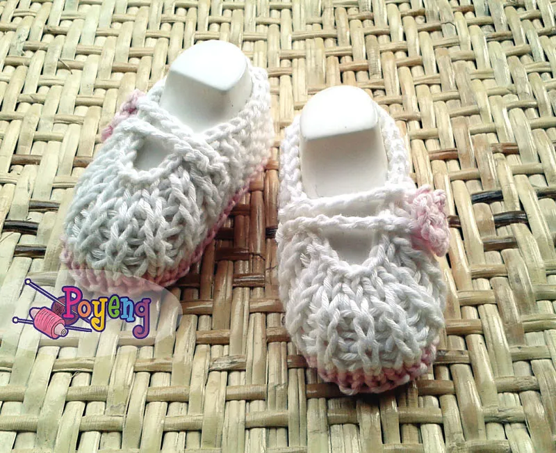 For Her Baby hat & booties set — detail