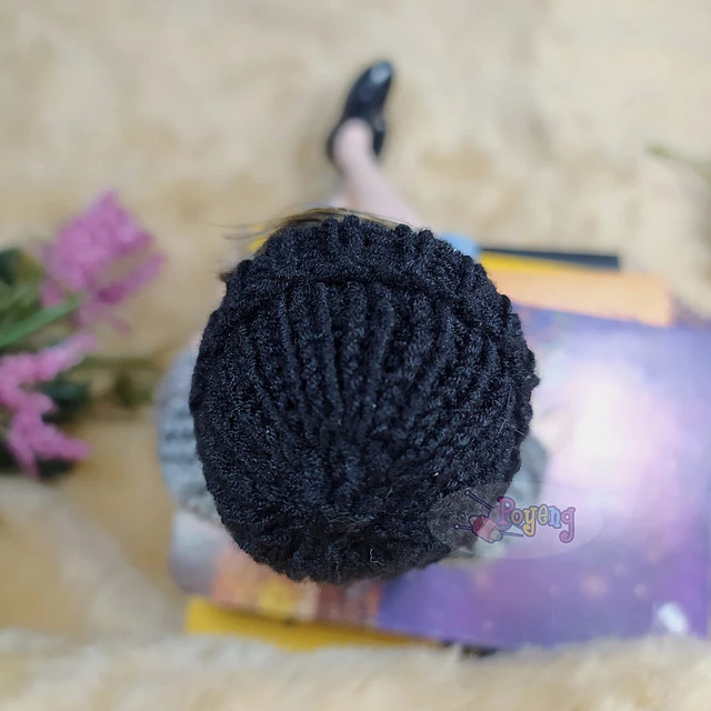 (Free) Simple Beanie Ken Barbie doll — detail