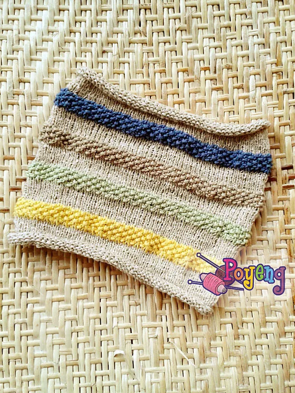 Loop a loop hat cowl — detail