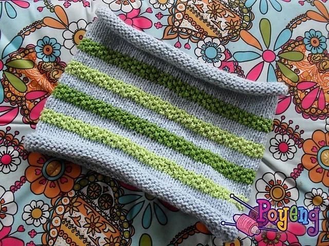 Loop a loop hat cowl — detail