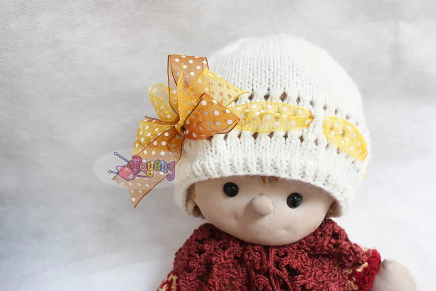 Simple Classic Baby Hat — detail