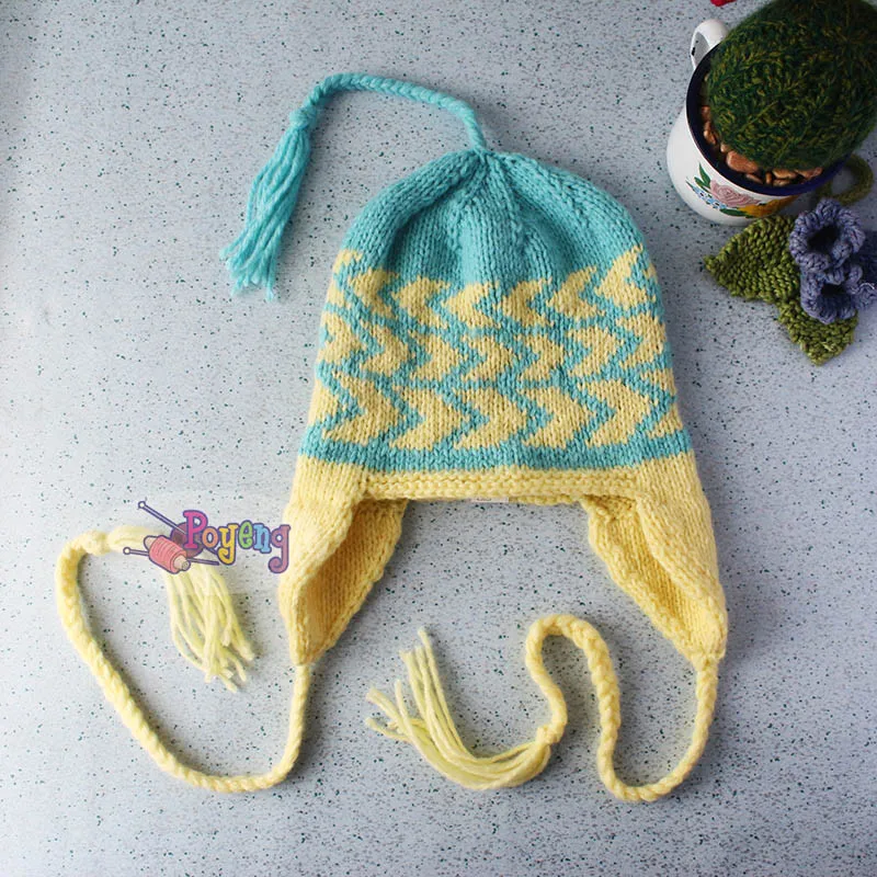 Two Tone Baby Hat — detail