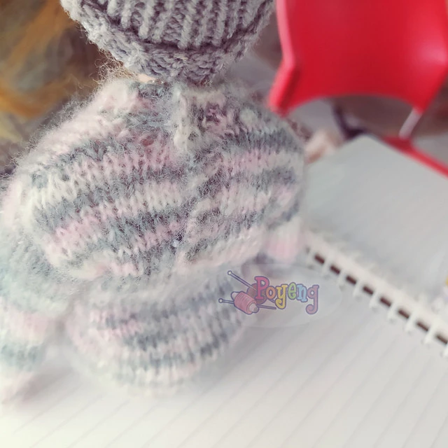 V Neck Sweater for Ken Doll — detail
